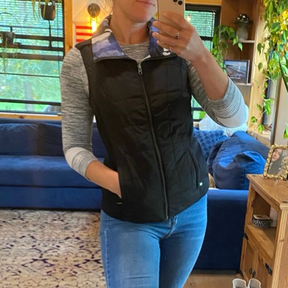 Spanner Sport black reversible zip up vest